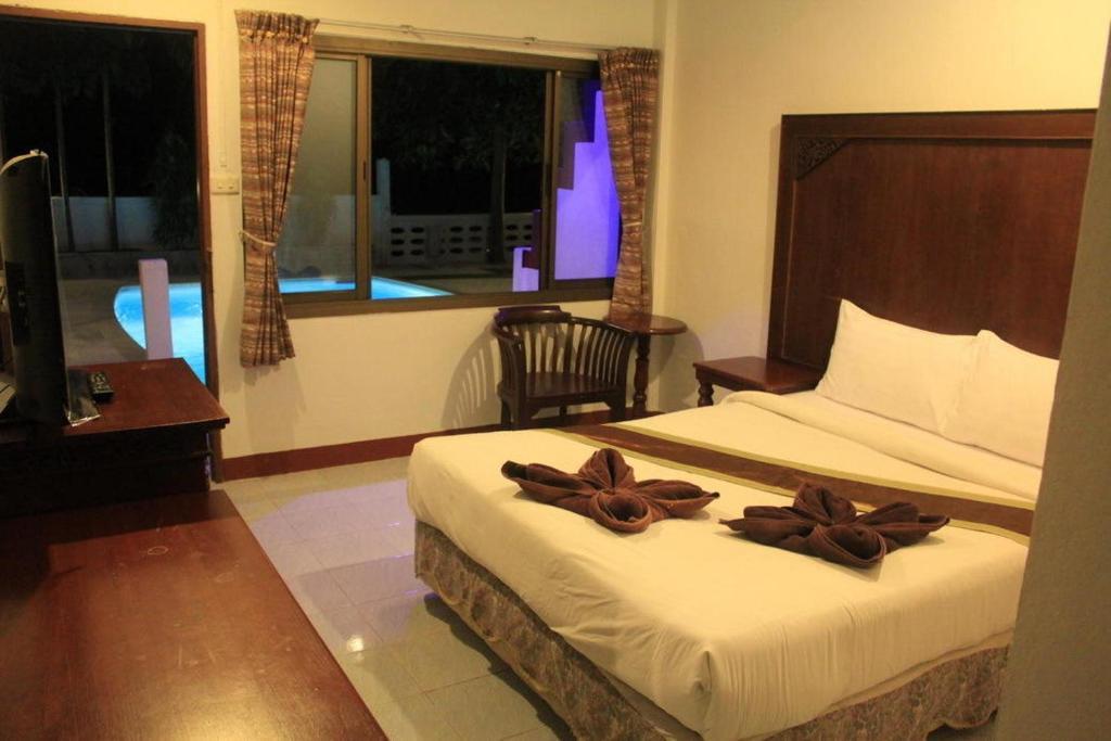 Chaweng Noi Hotel 2*