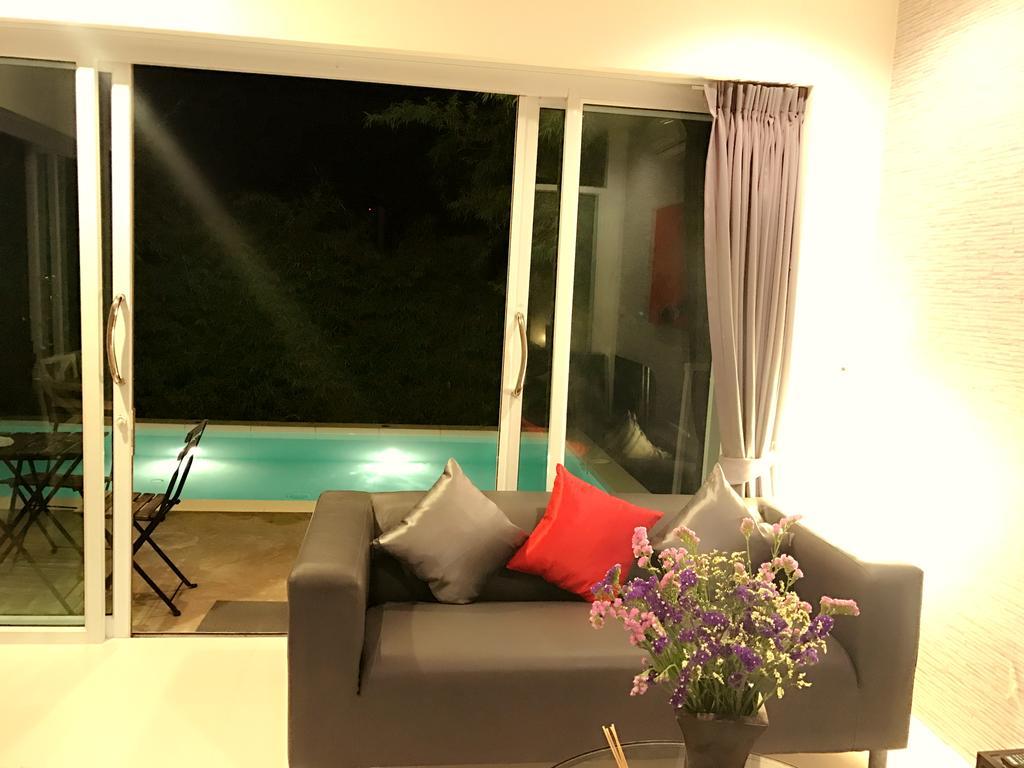 Villa Q At Design Square *