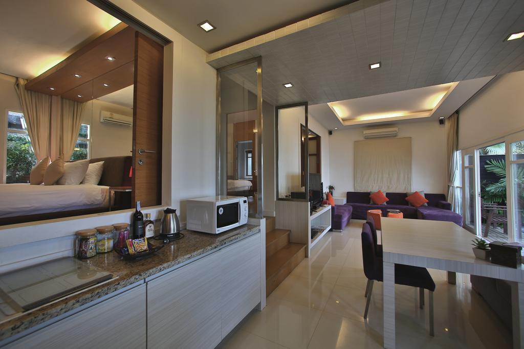 Replay Pool Beachfront Samui Resort 4*