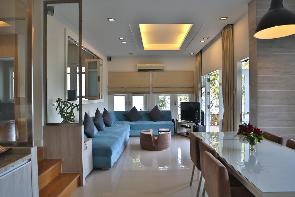 Replay Pool Beachfront Samui Resort Strand Bang Rak
