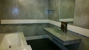 Raya Boutique Hotel