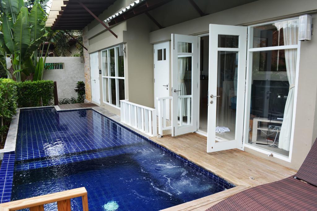 Replay Pool Beachfront Samui