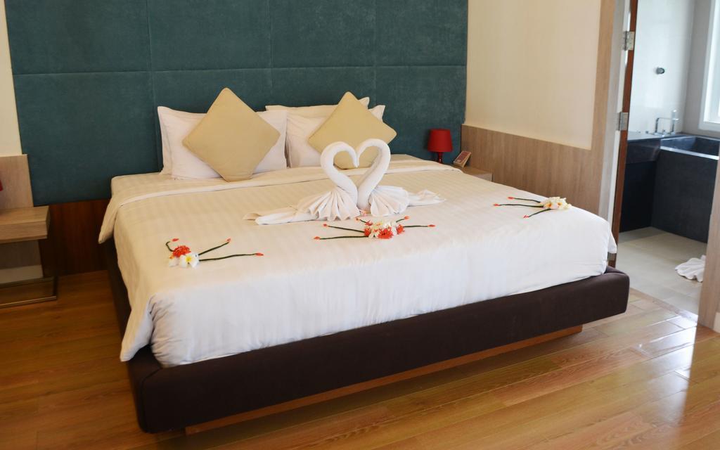 Resort Replay Pool Beachfront Samui 4*