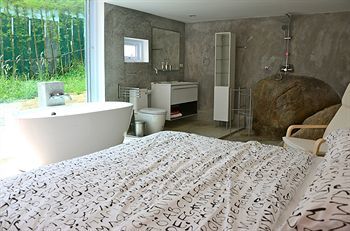 Hotel The Thibault 4*