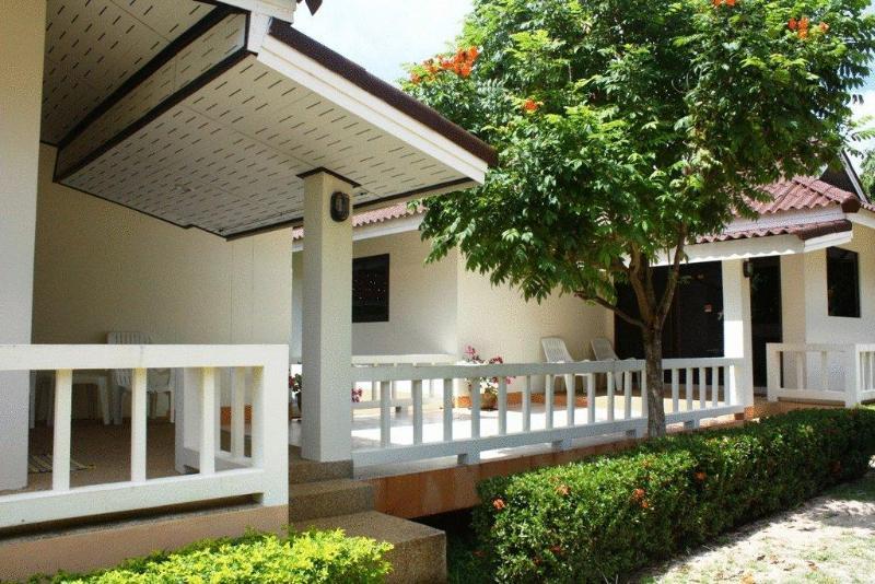 Hotel Baan Saen Sook