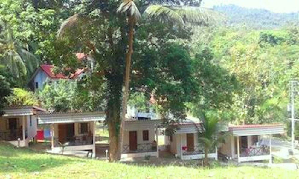 Mali Samui Hotel 3*