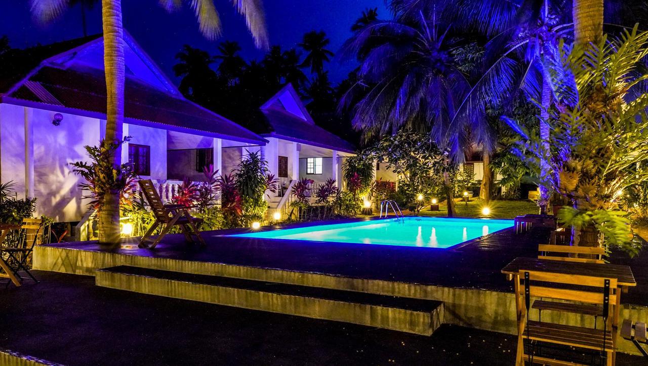 Fullmoon House Samui Resort *