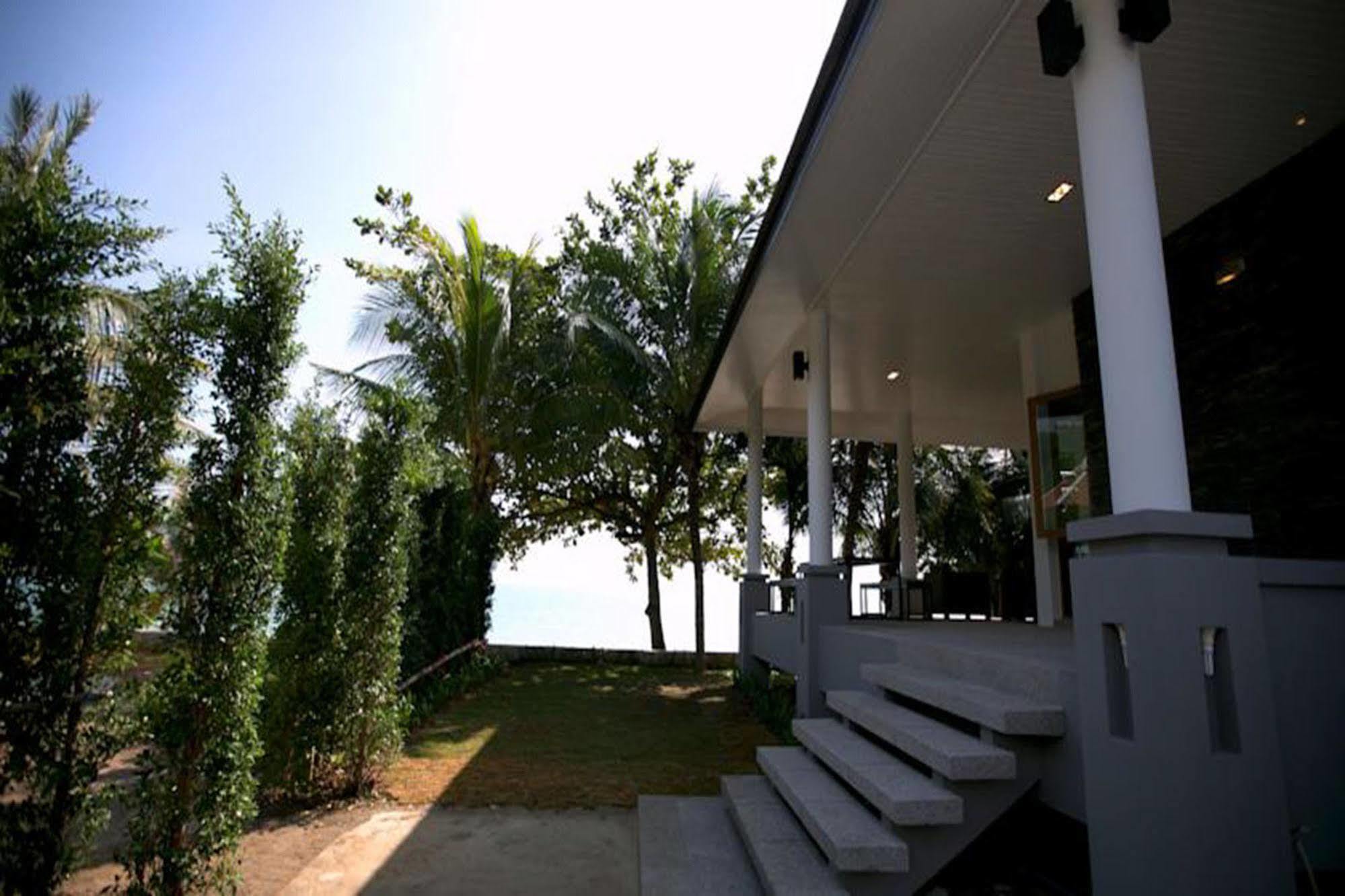 Hotel Grand Villa Beach Front *