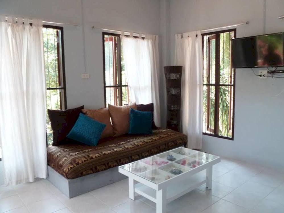Mali Samui Hotel 3*