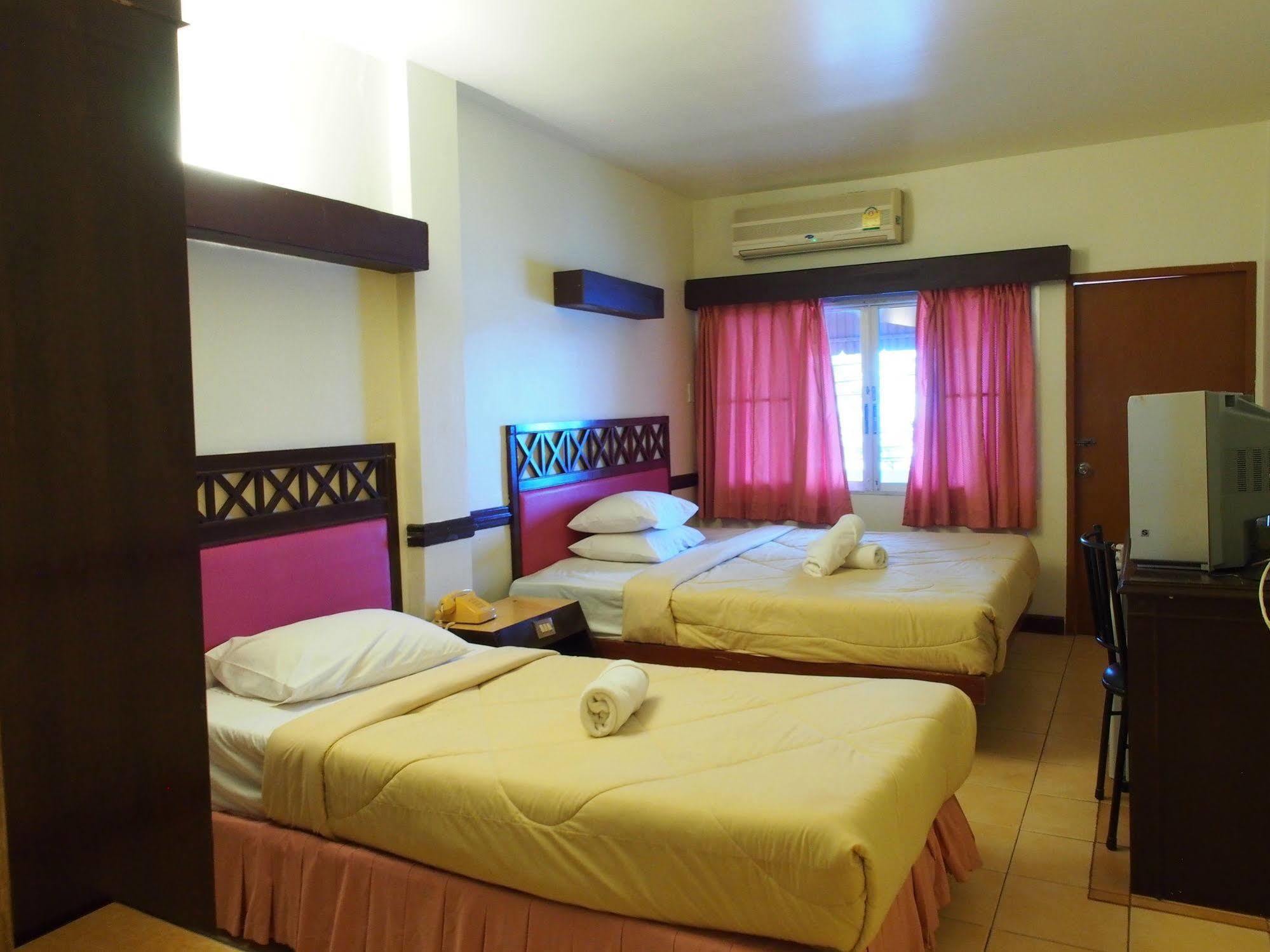 Oyo 629 Chaytalay Palace 2* Nathon