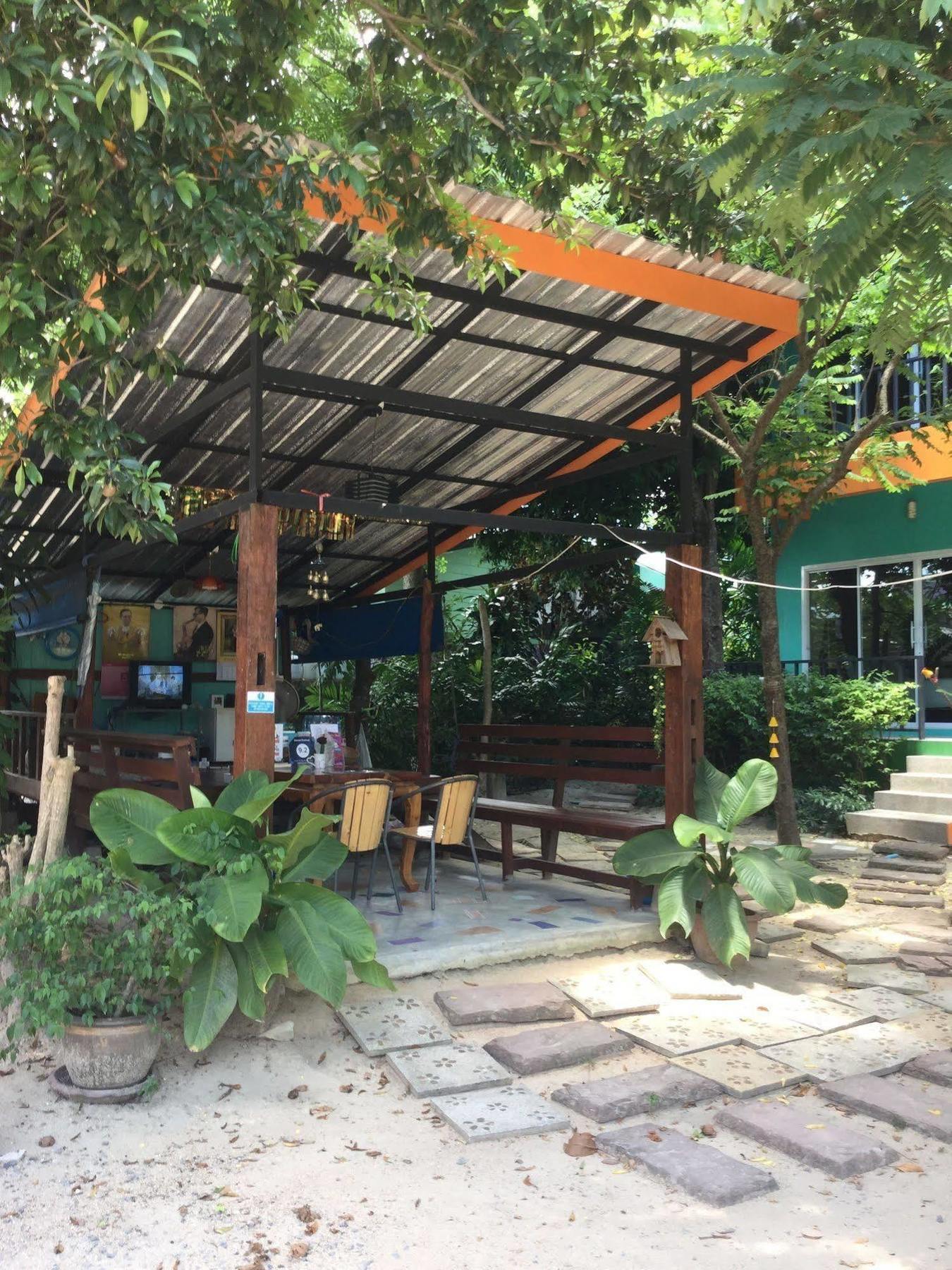 Samui Poshtel
