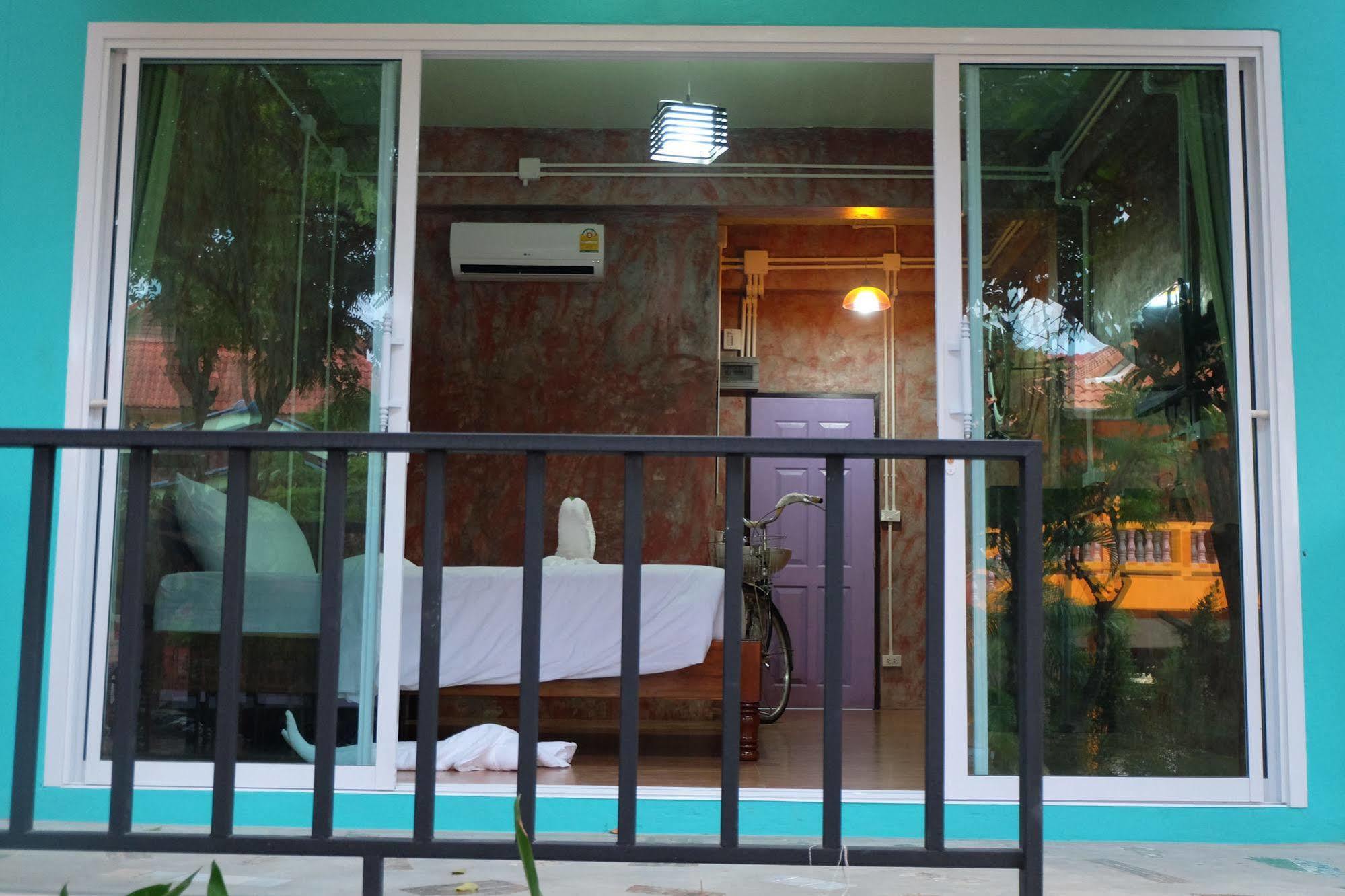 Samui Poshtel