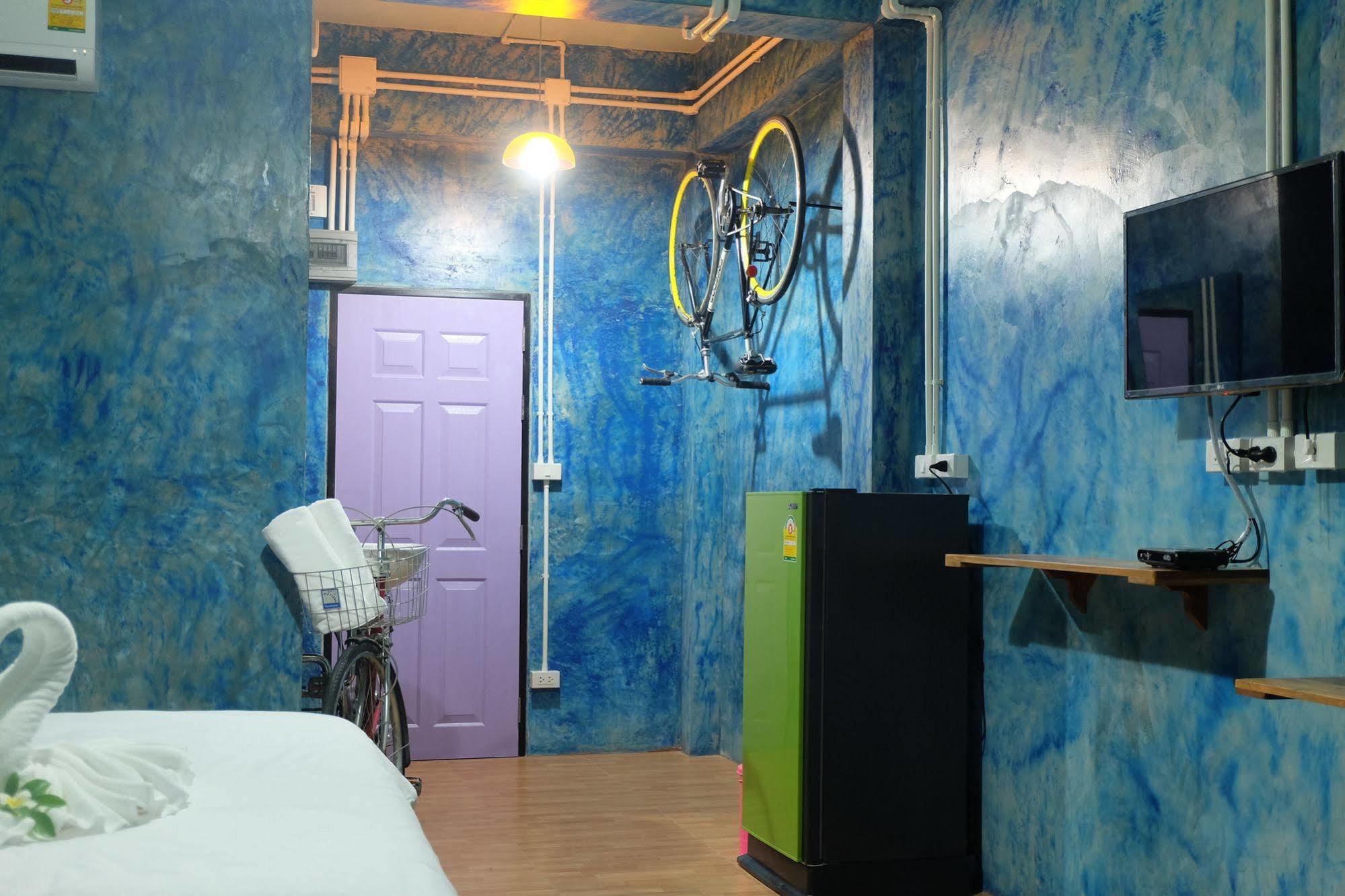 Samui Poshtel *