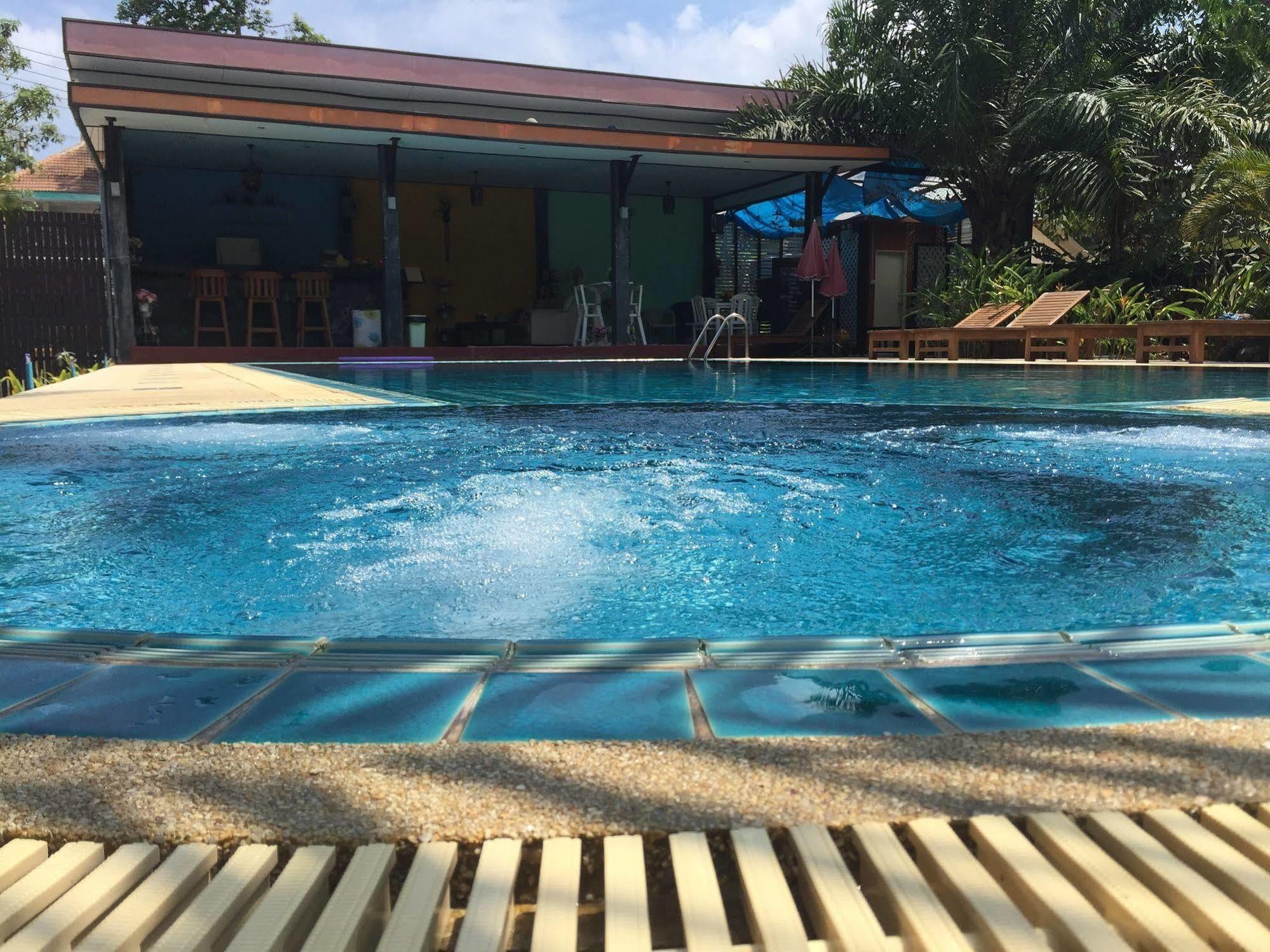 Resort Baan Rom Mai
