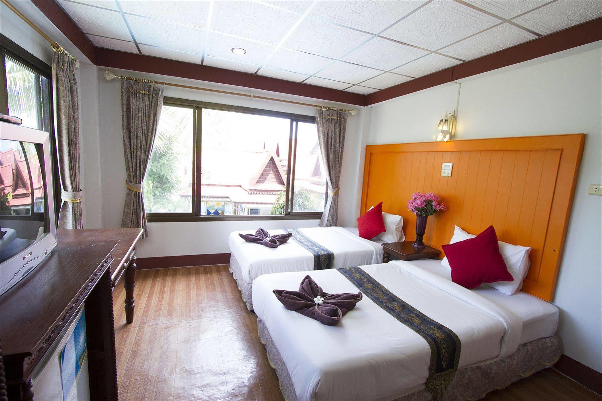 Chaweng Noi Hotel 2*