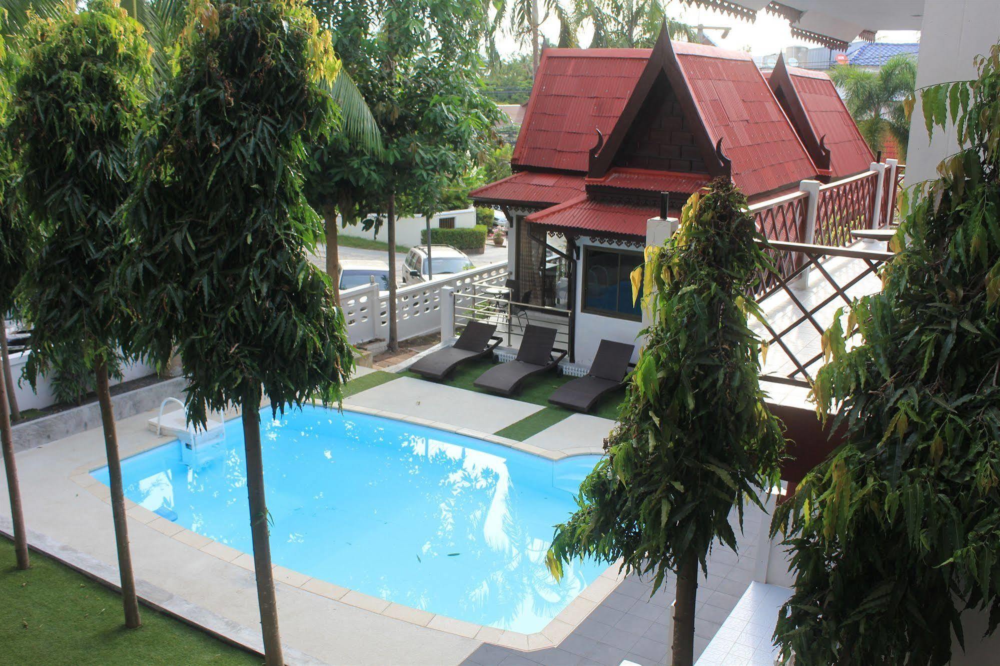 Chaweng Noi 2*