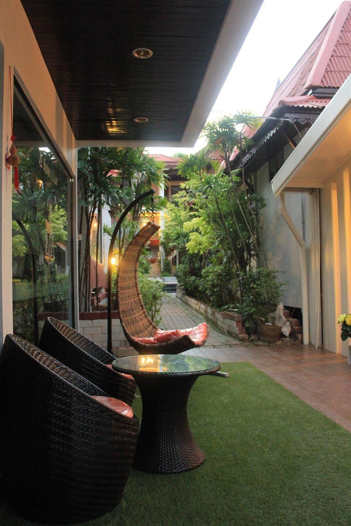 Chaweng Noi 2*