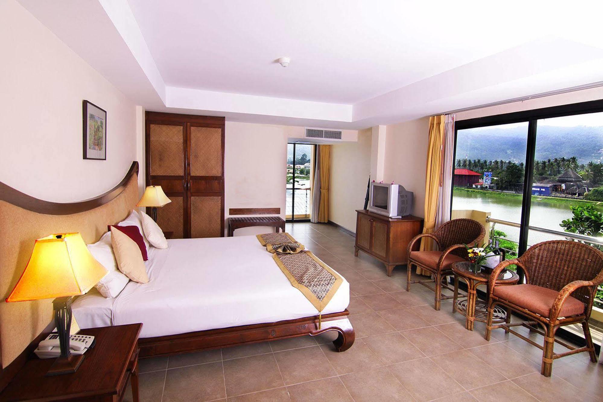 Nora Lakeview Hotel