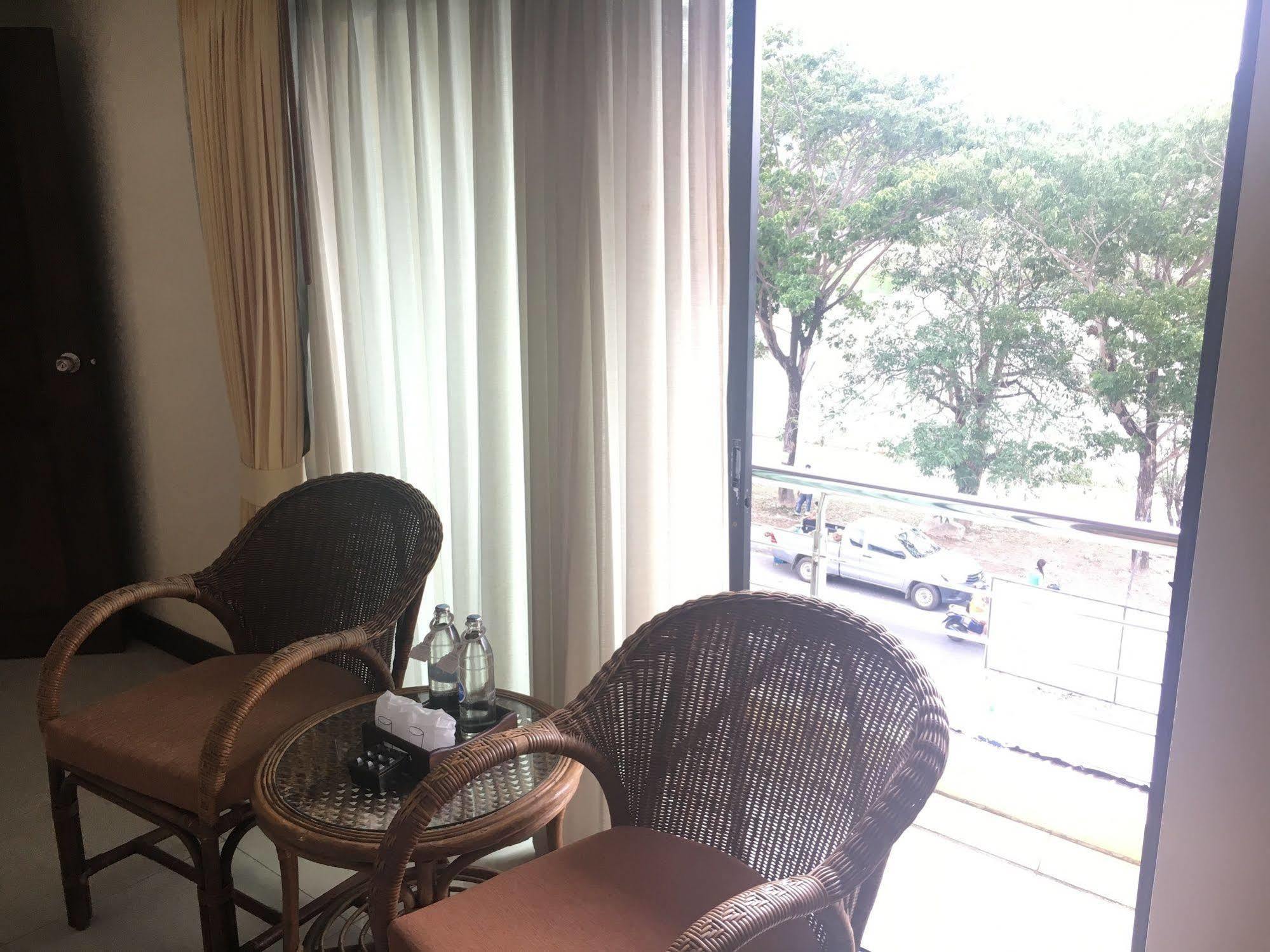 Nora Lakeview Hotel Chaweng Beach