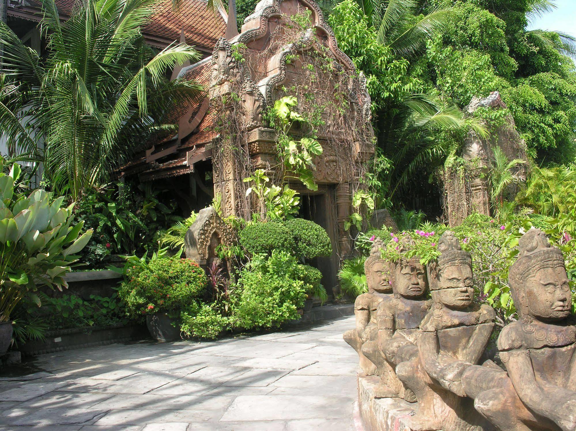 Resort White House 4*