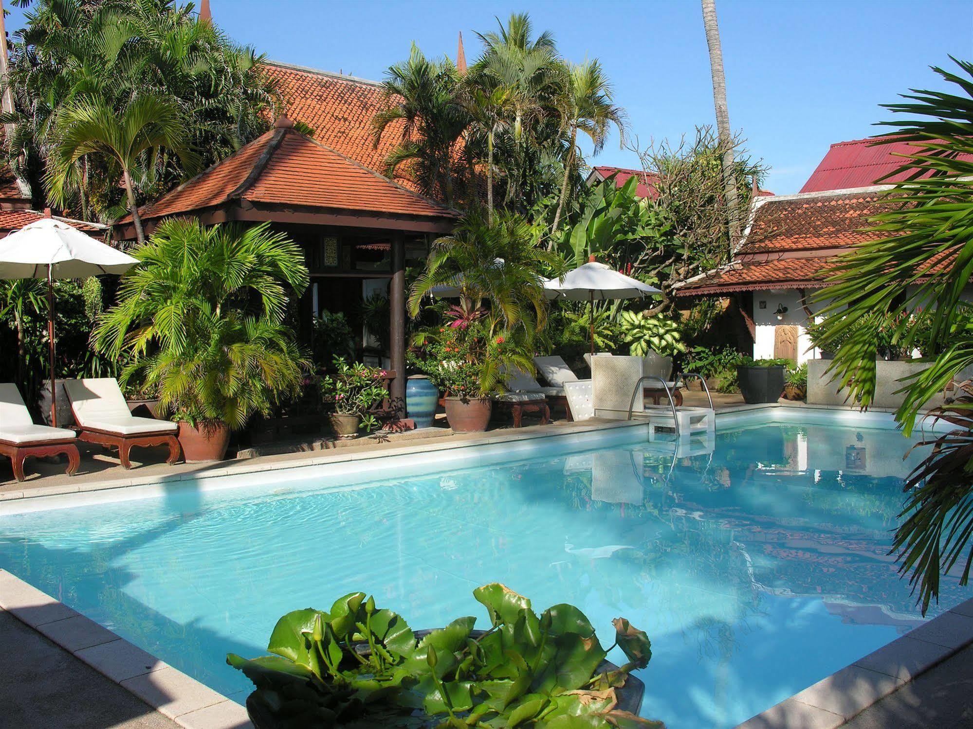 White House Resort