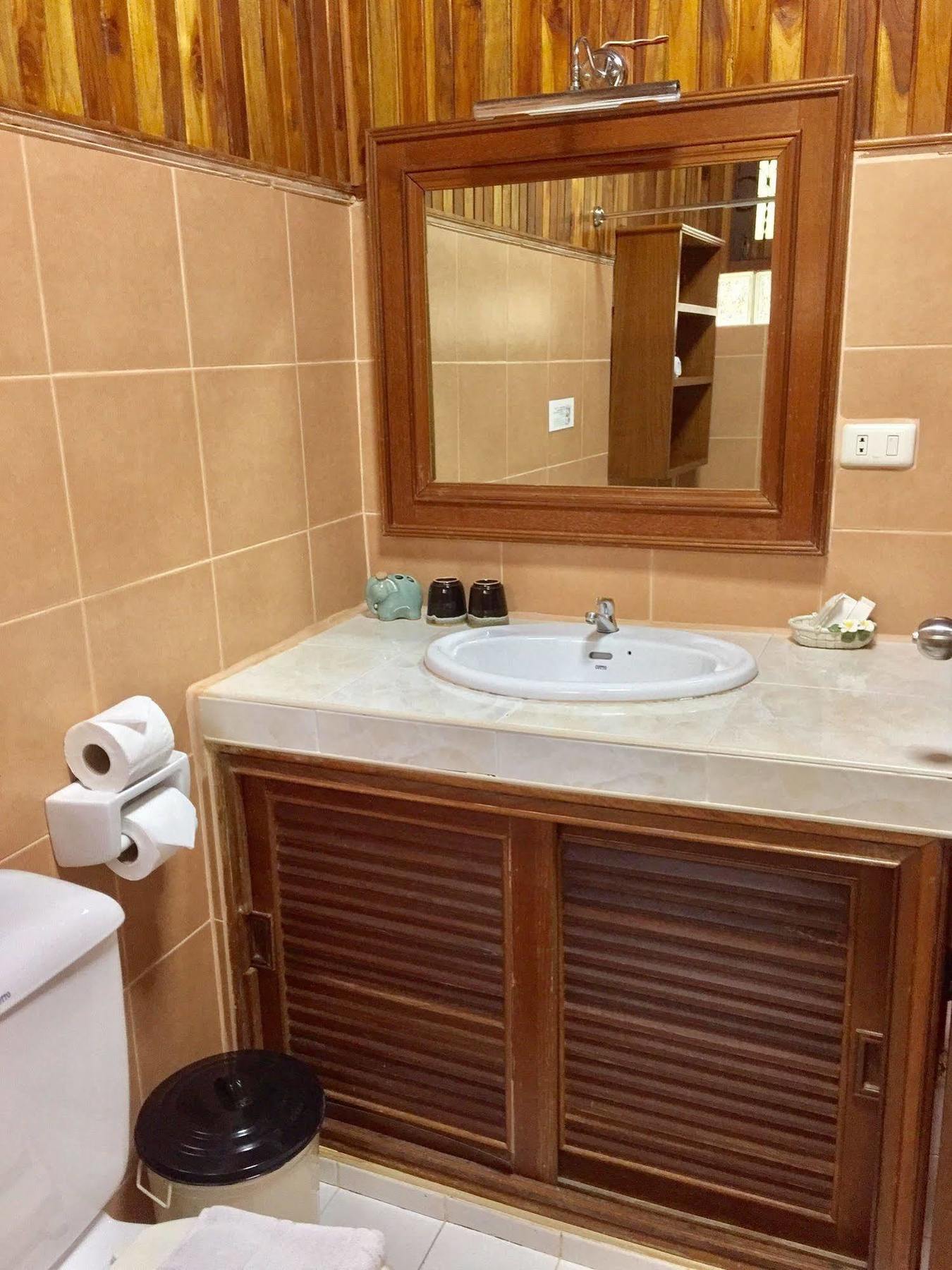 Baan Laem Noi Villa's Hotel 3*