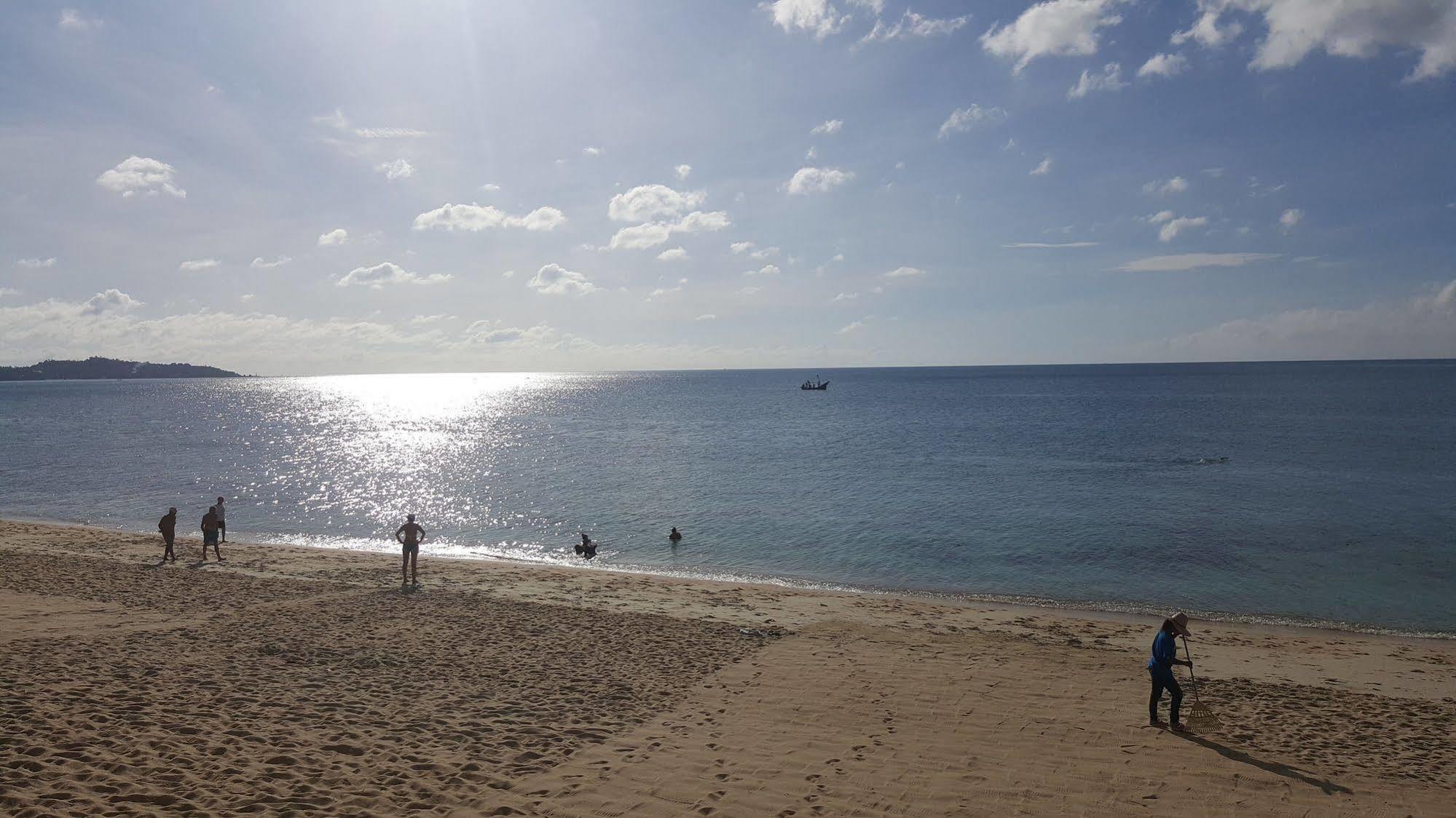 Amity Beach Maret