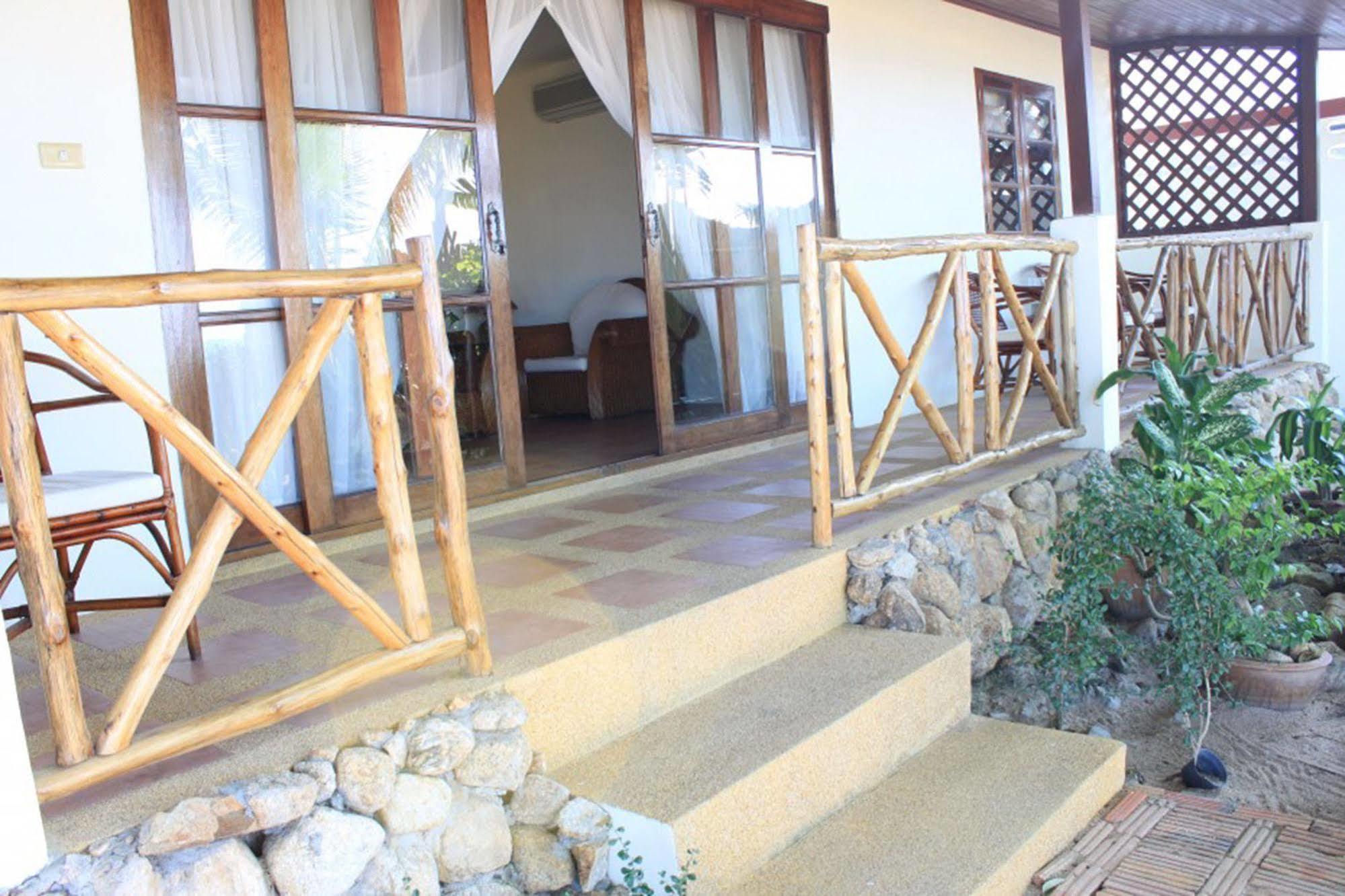 The Waterfront Boutique Hotel&cafe 3*