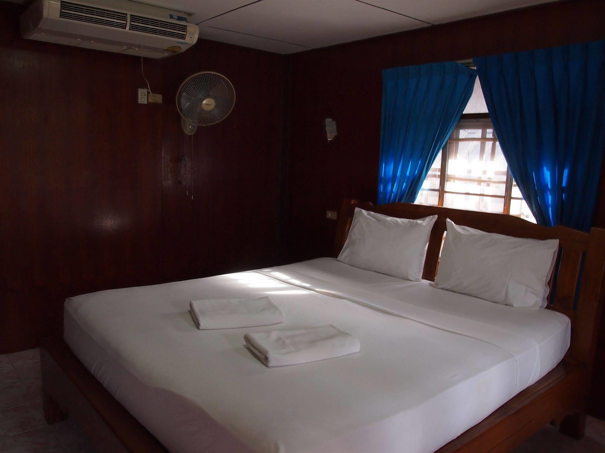 Palm Point Village Hotel 2*