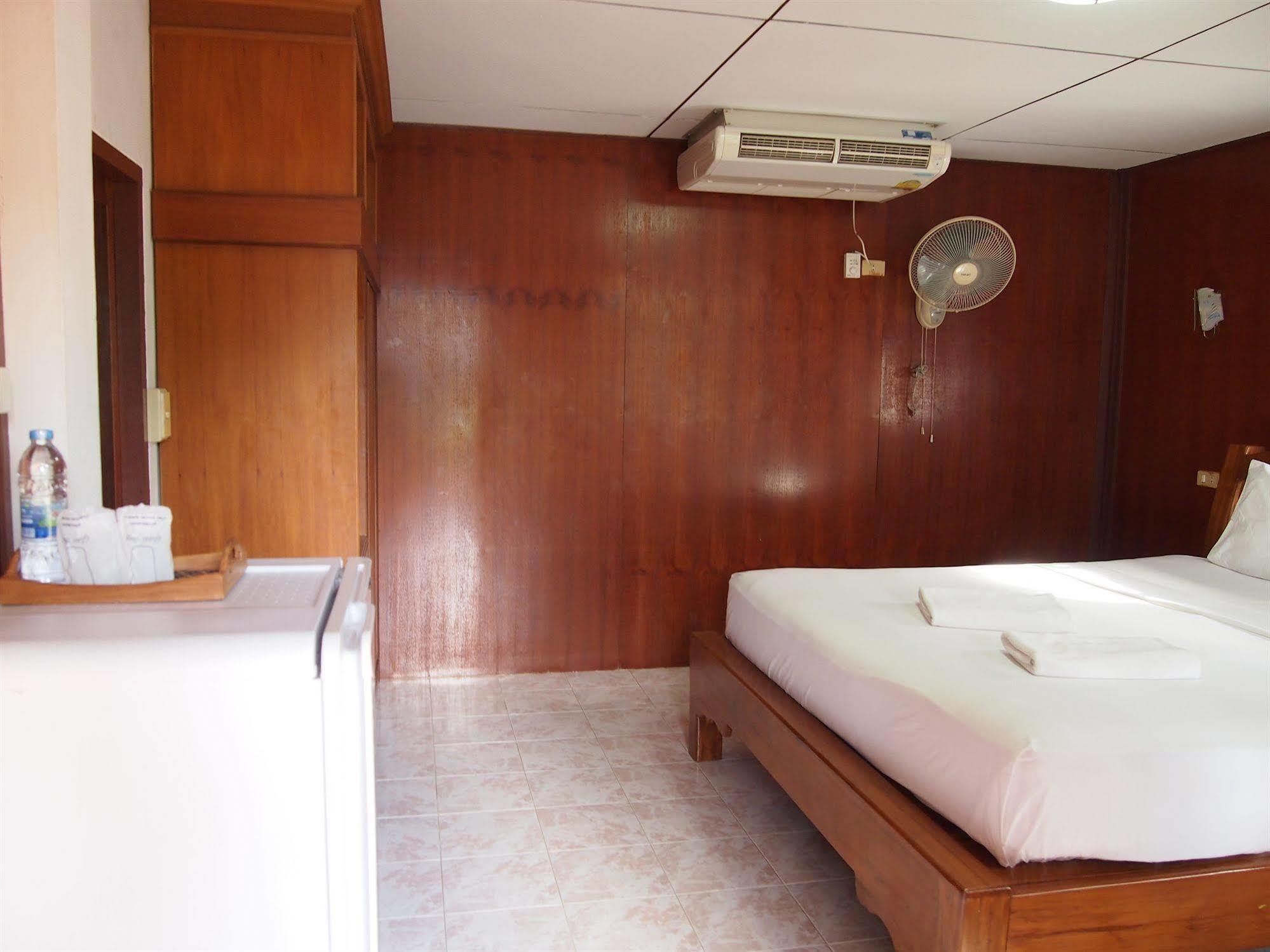Palm Point Village Hotel 2*