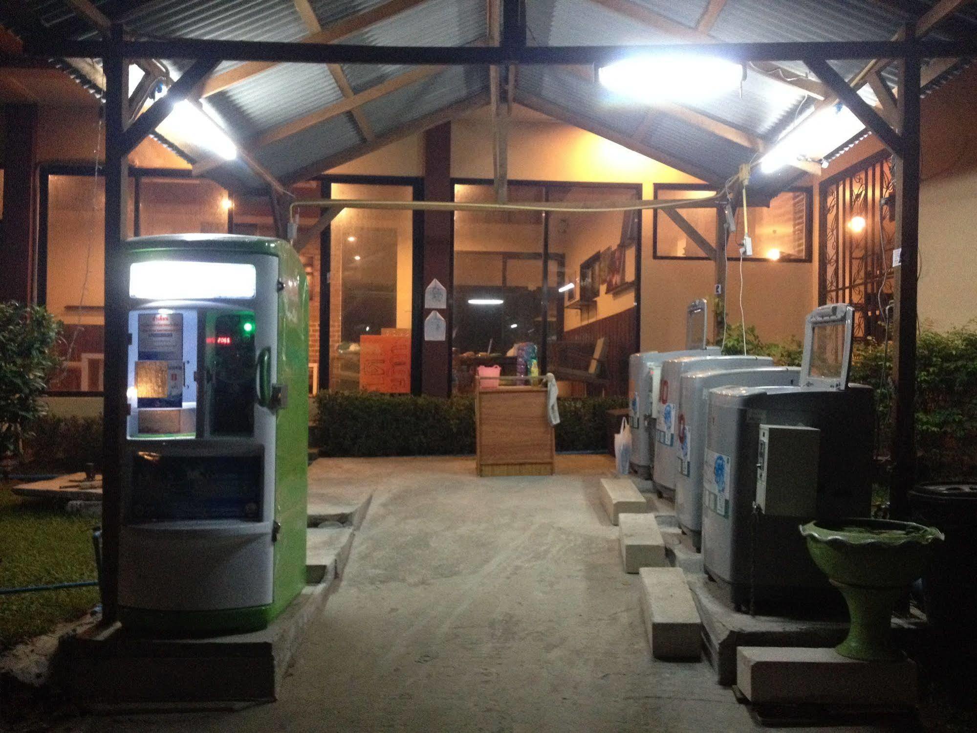 Raya Boutique