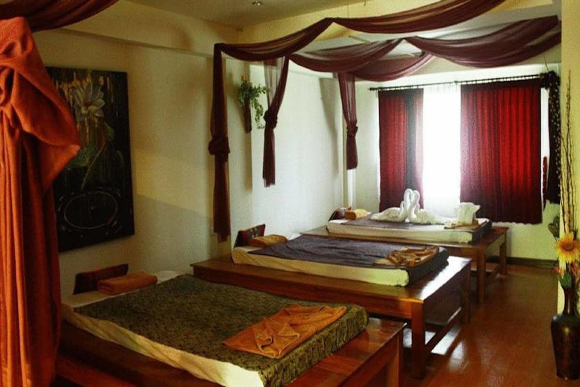 Resort Thai Ayodhya And 3*
