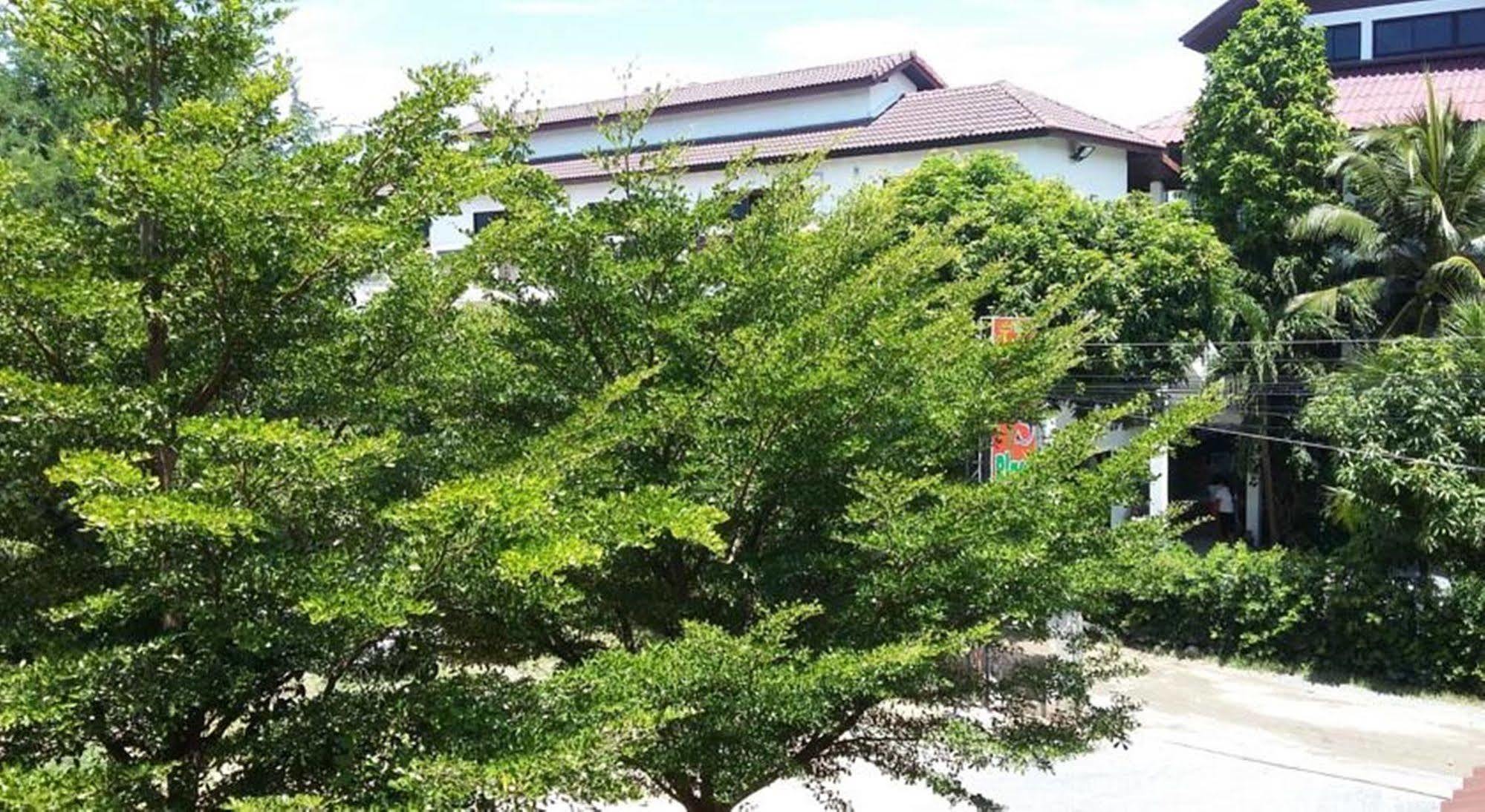 Hotel Samui Seabreeze Place 3*