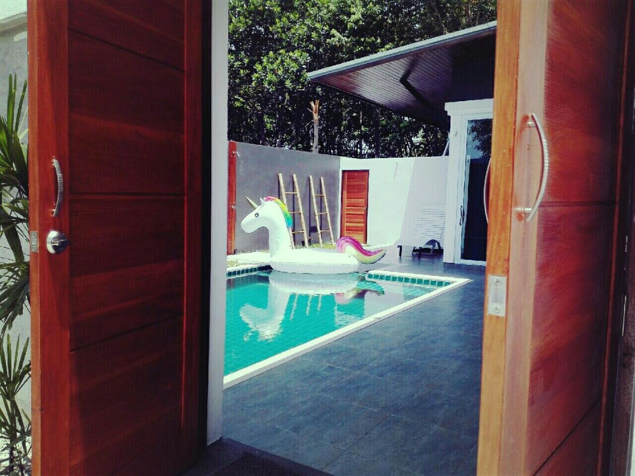 Villa Rocking Chair Pool Strand von Chaweng