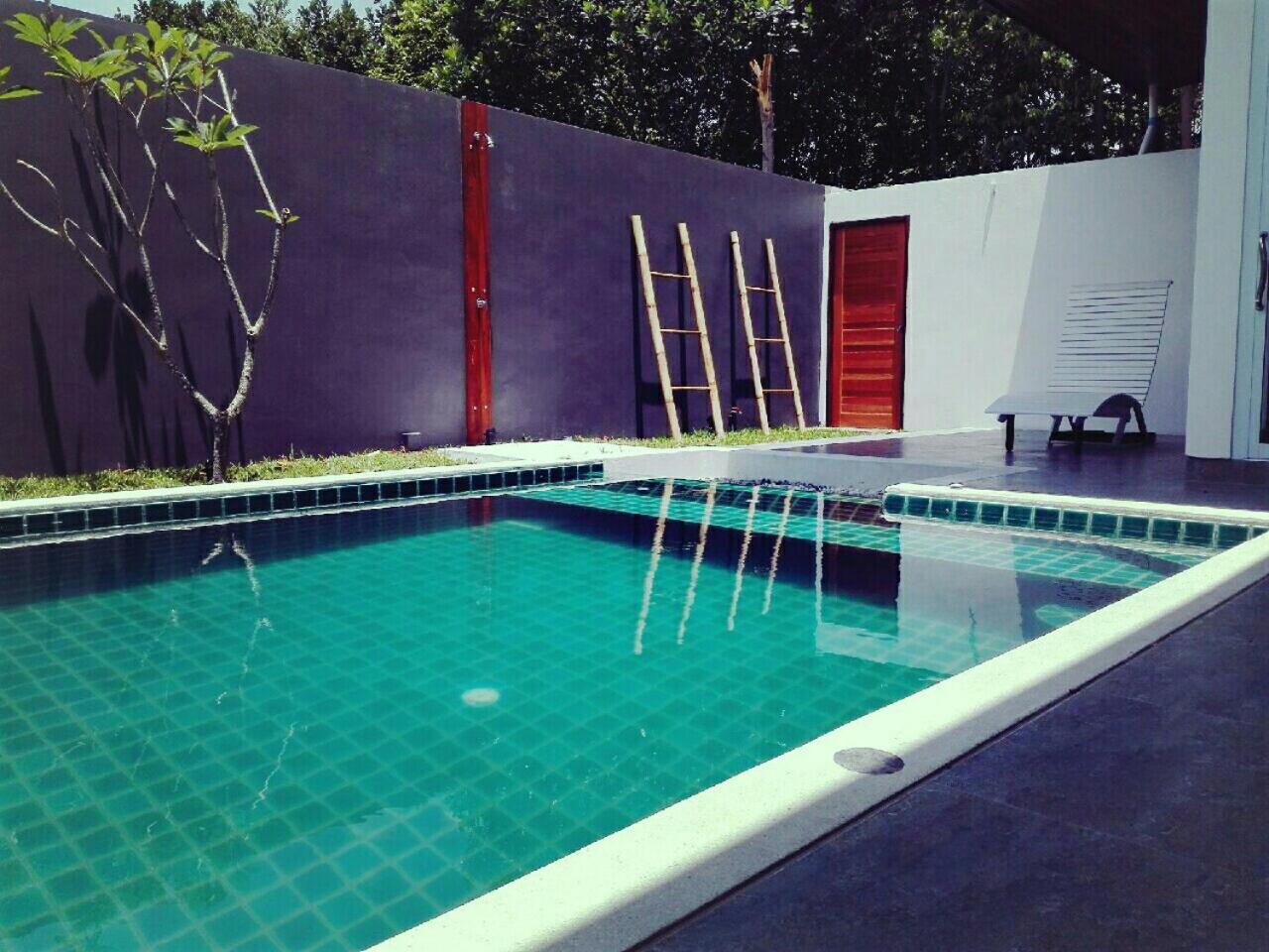 Rocking Chair Pool Villa