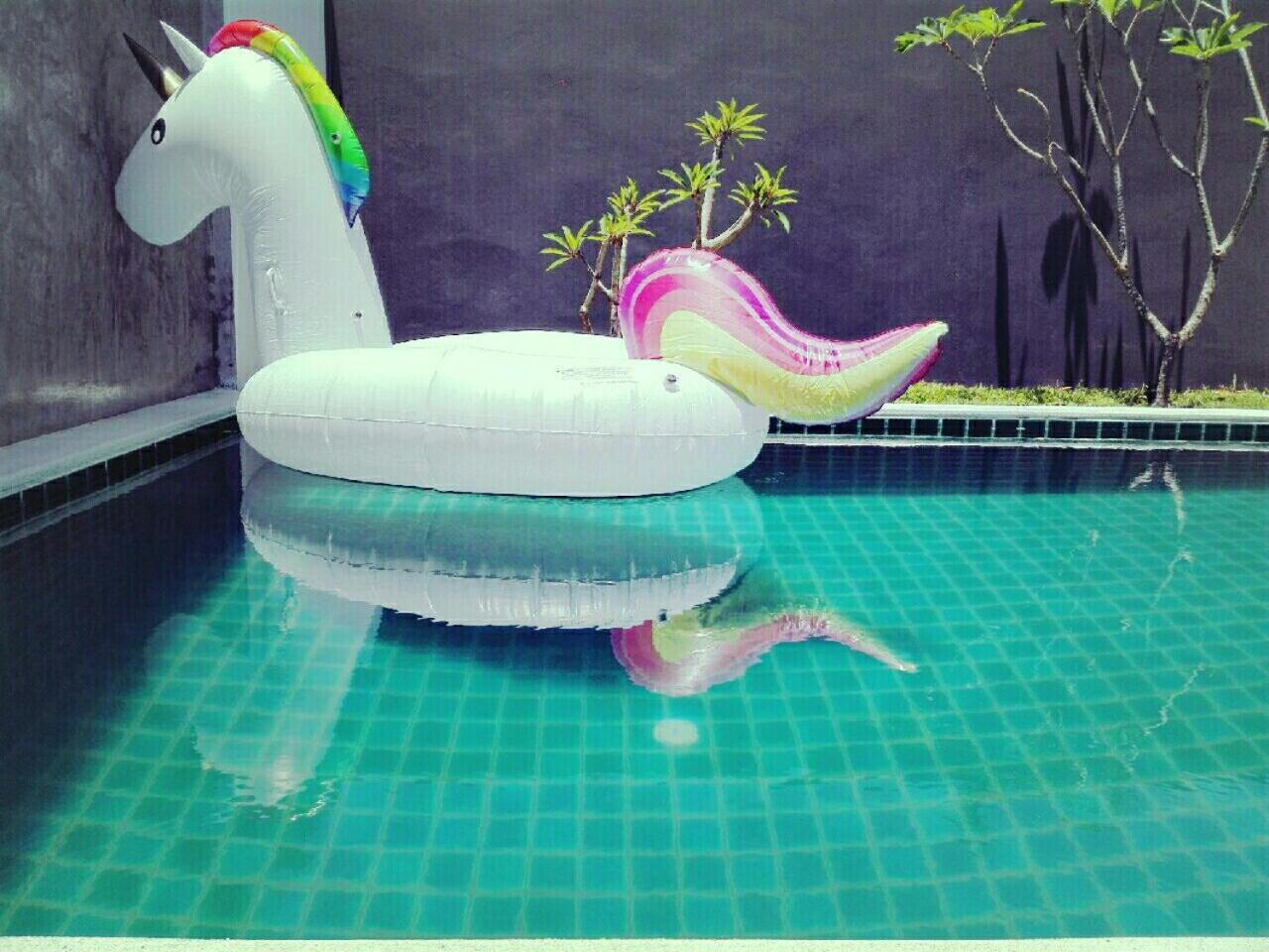 Rocking Chair Pool Strand von Chaweng