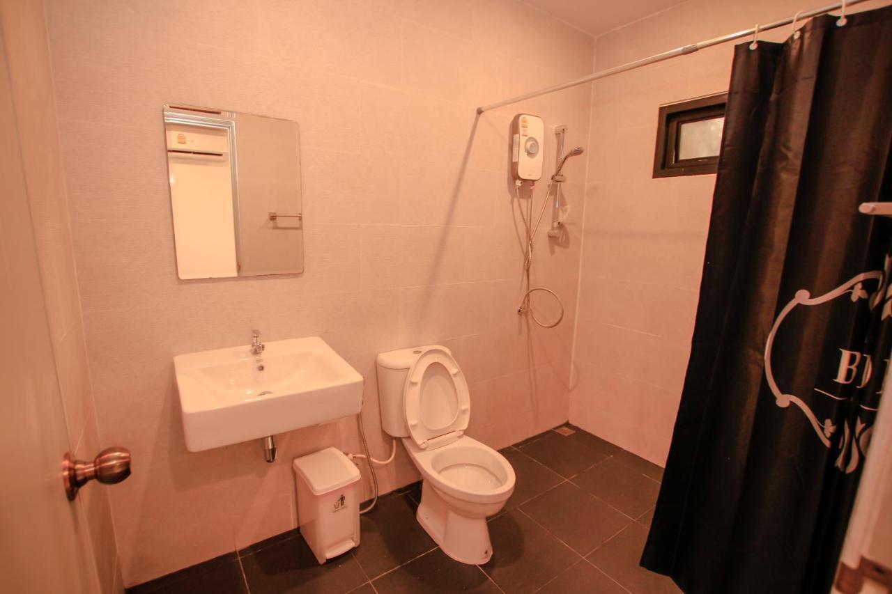 Bandon Bar & (adults Only) Hostel