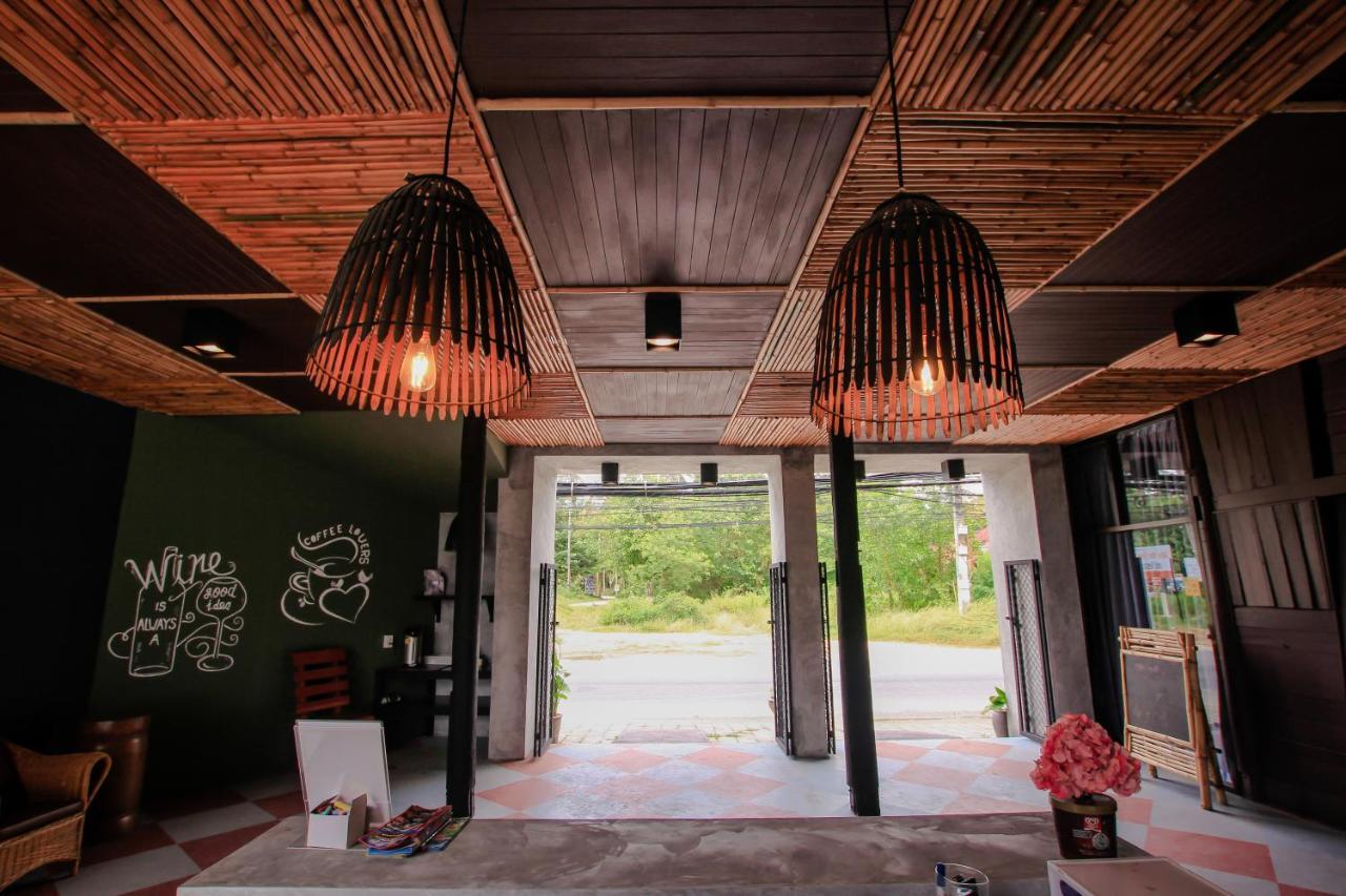 Bandon Bar & (adults Only) Hostel *