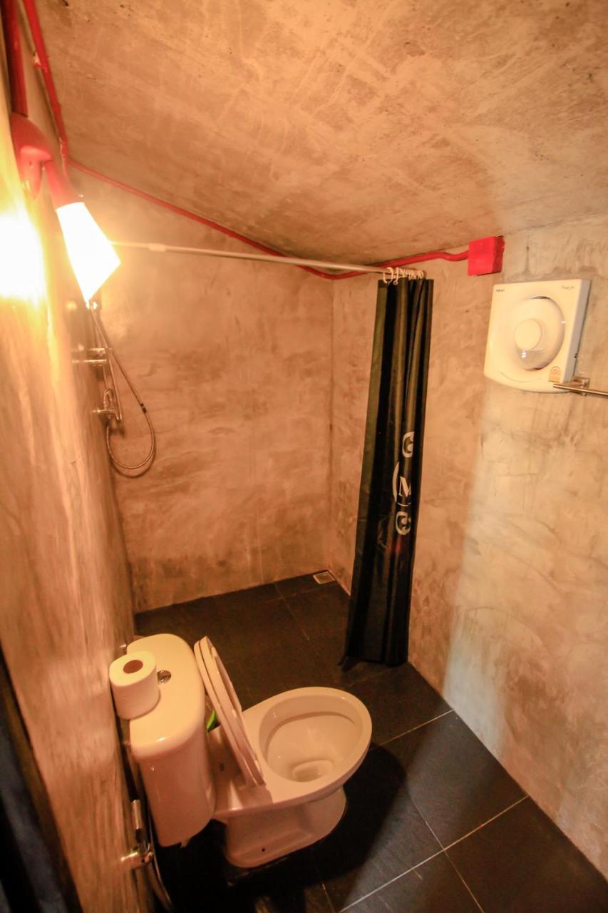 Hostel Bandon Bar & (adults Only)