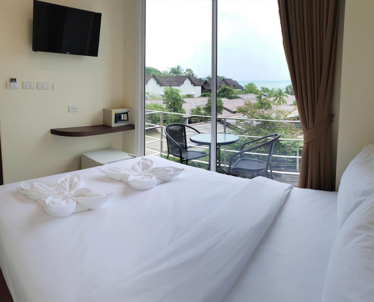 Samui Hotel 3*