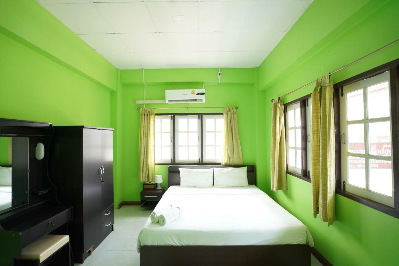 Maenam Hotel