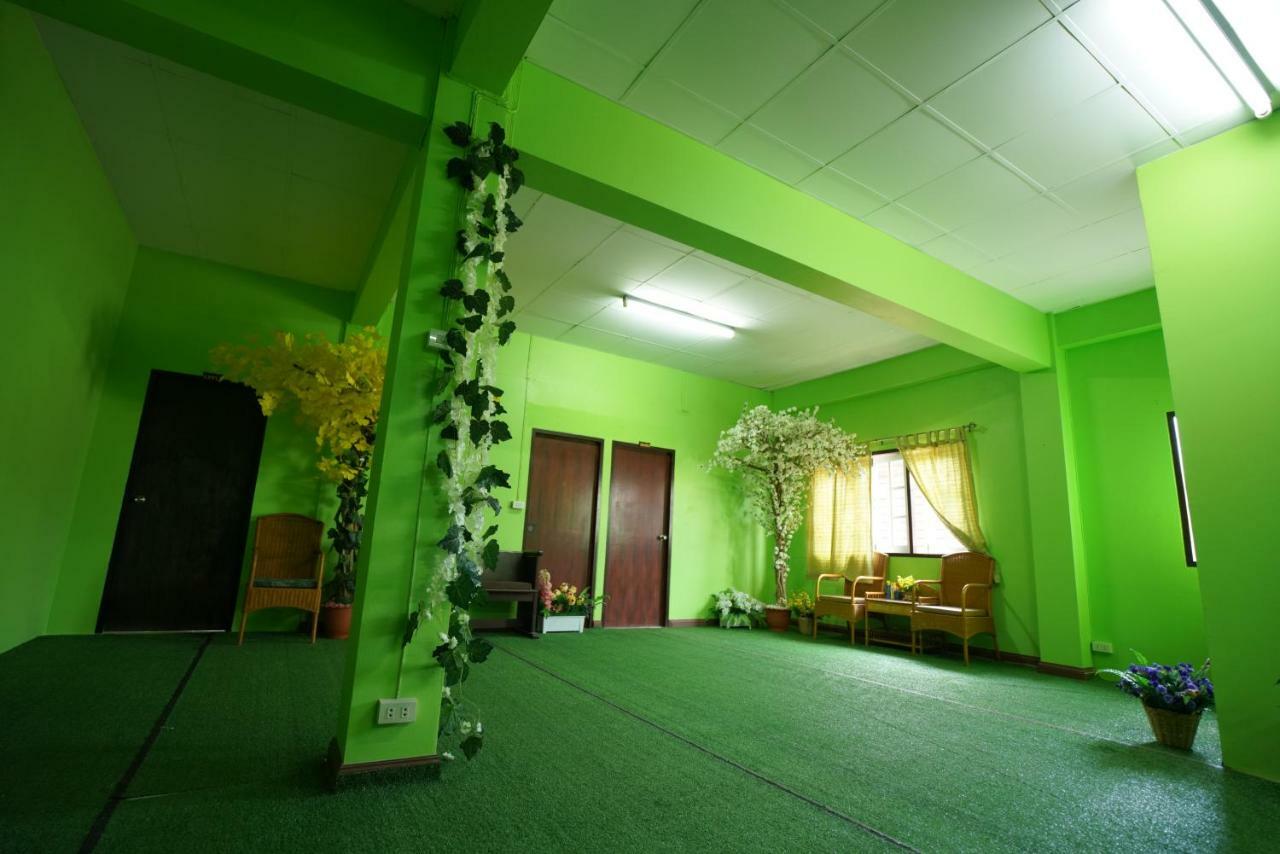 Maenam Hotel 2*
