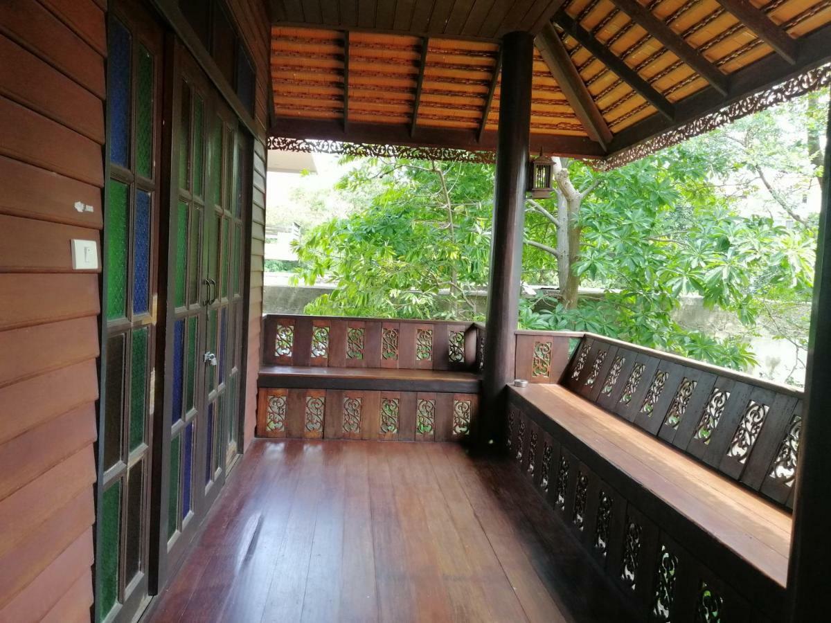 Fueangfu Vila *