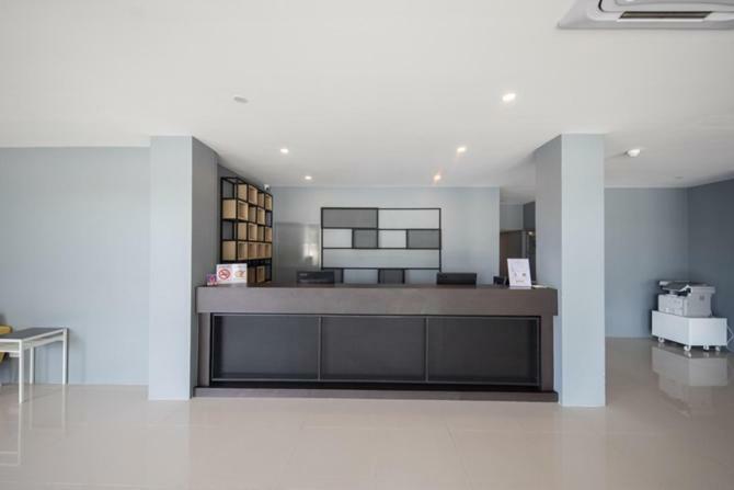 Nora Lakeview Hotel