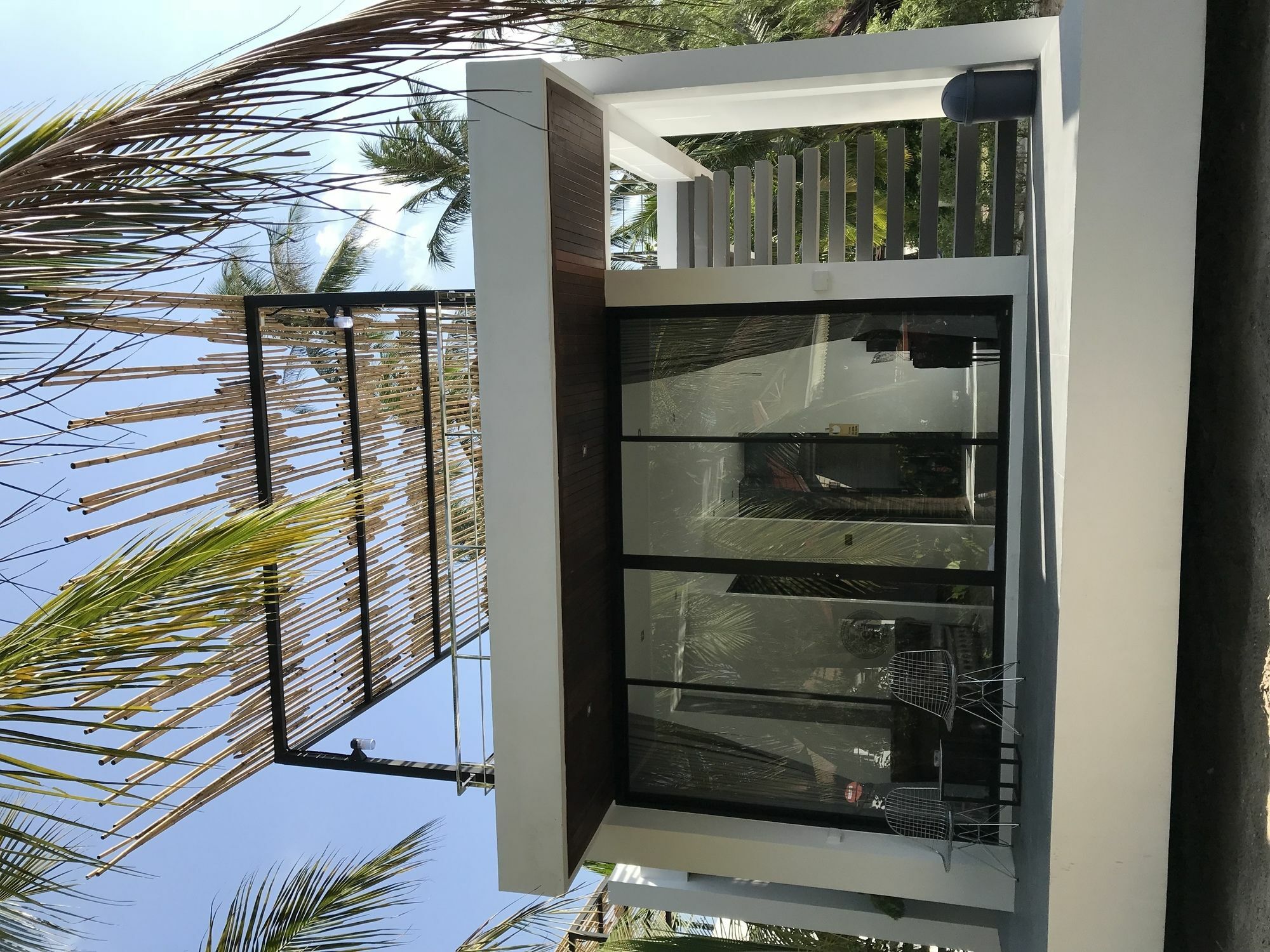 Lennon Maison * Mae Nam