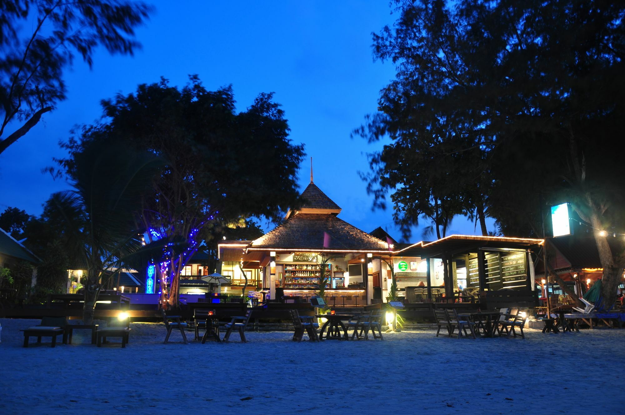 Samui Honey Backpacker Hotel