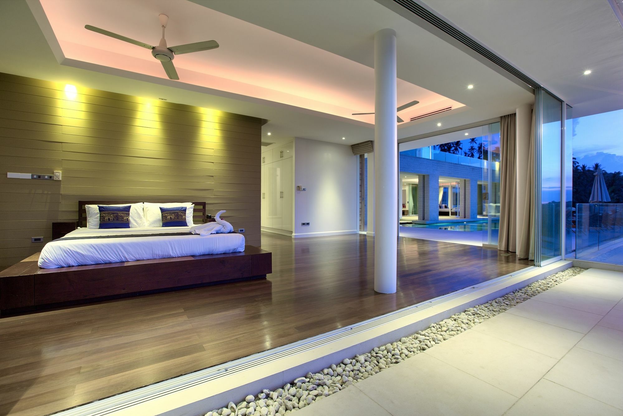 White Tiger - Contemporary Sea View Villa Mae Nam