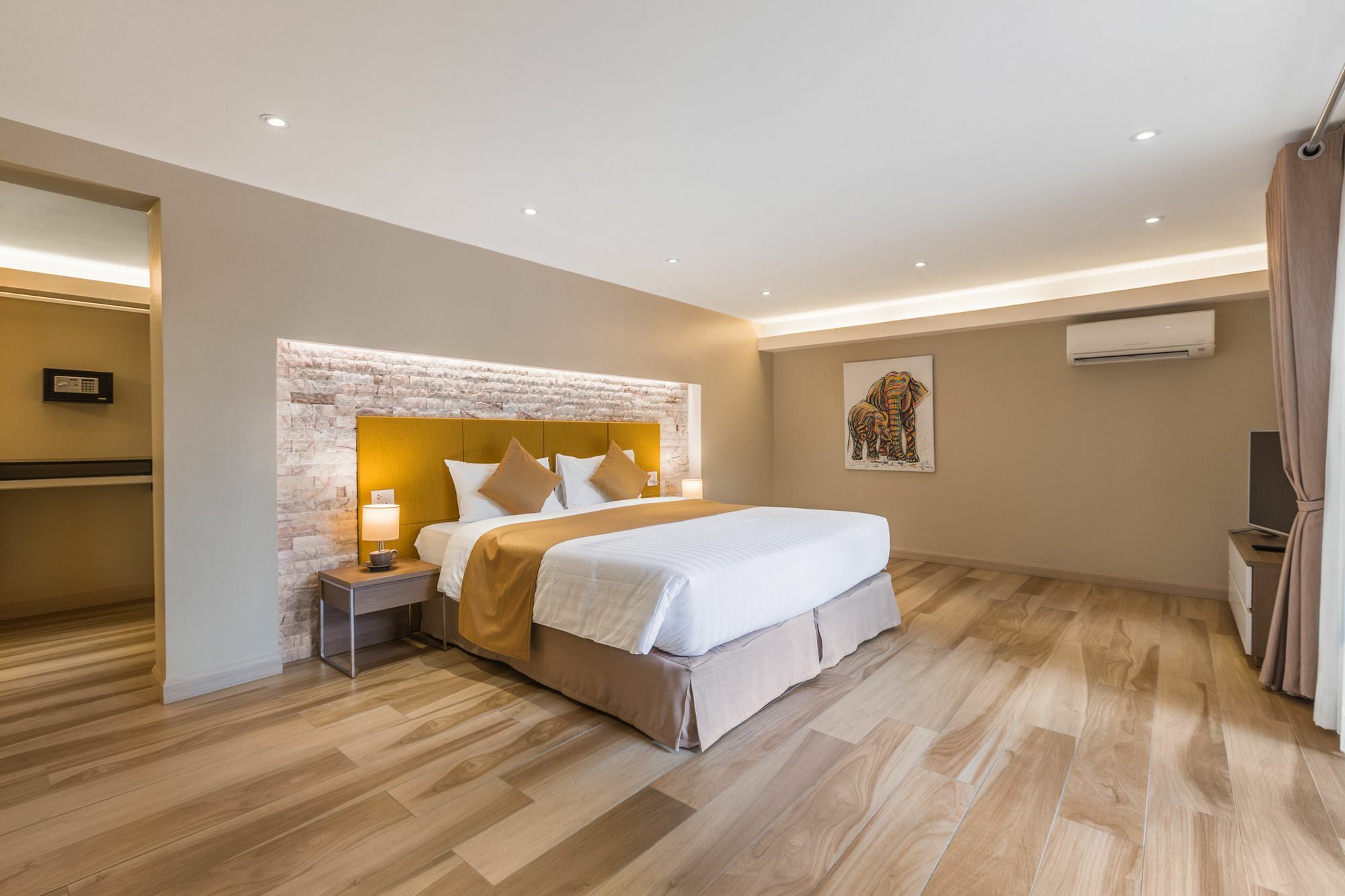 2 Bedrooms Aperol *