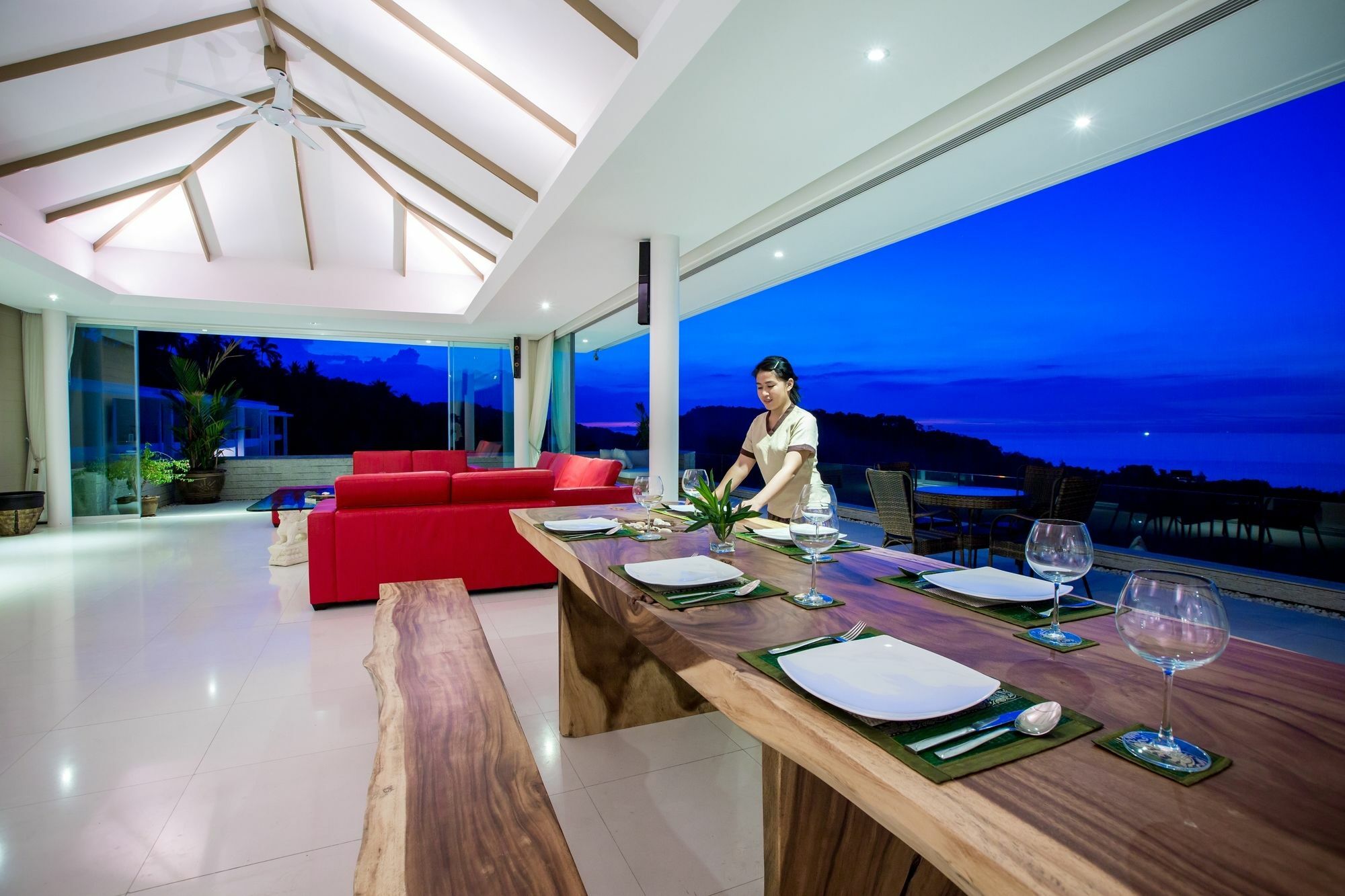 White Tiger - Contemporary Sea View *