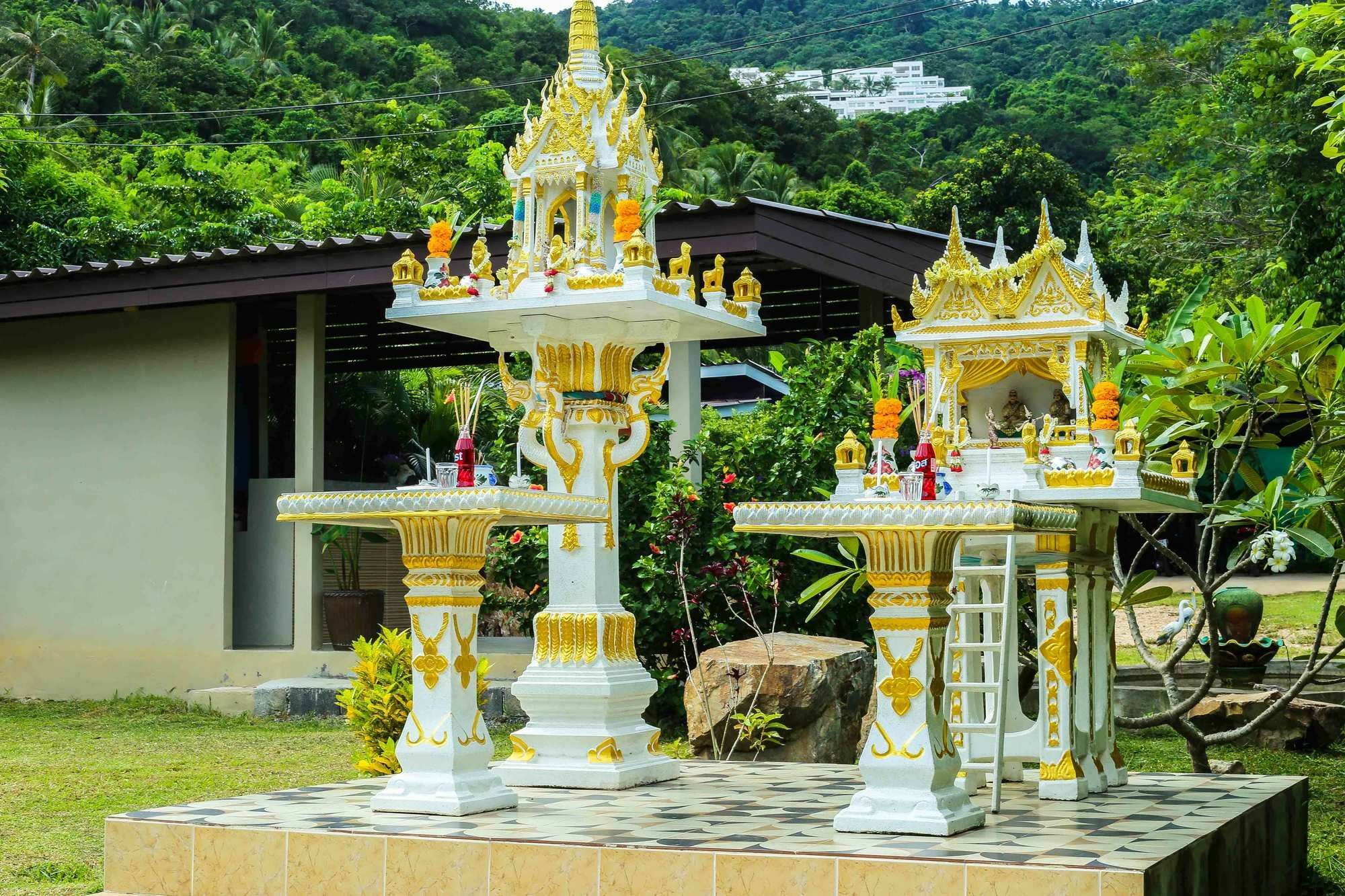 Bang Po Hut Resort